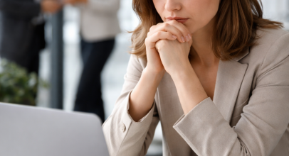 Syndrom oszusta a AI. Dlaczego pracownicy boją się technologii?