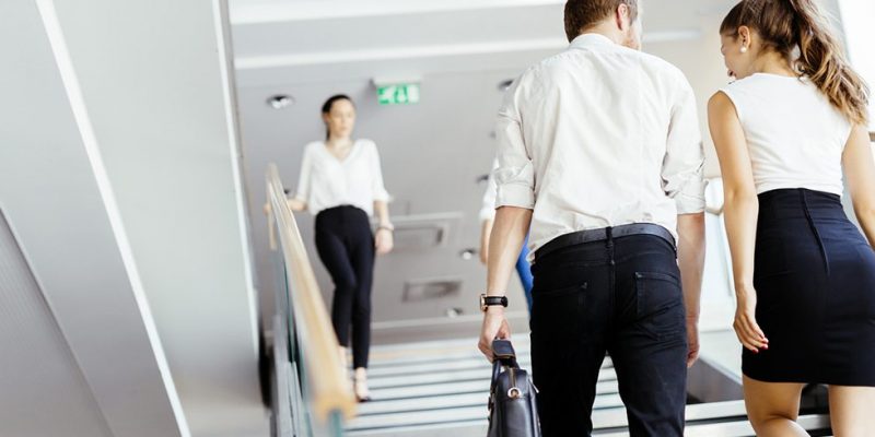 Komputery i kamery w obronie pracownika