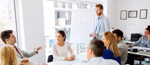 „Mój mąż jest z zawodu dyrektorem”, czyli w jakim kierunku idą menedżerowie