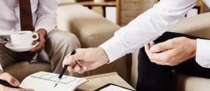 Kiedy pracownik powinien znać podstawy udzielania pierwszej pomocy?