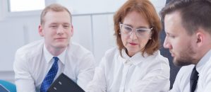 Jak przezwyciężyć globalny niedobór talentów?