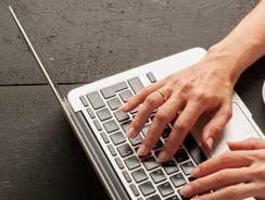 Czy telepracownikom przysługują takie same benefity?