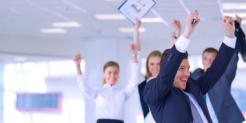 60% więcej firm nagradza na Wielkanoc