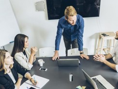 CSR. Domena wielkich?