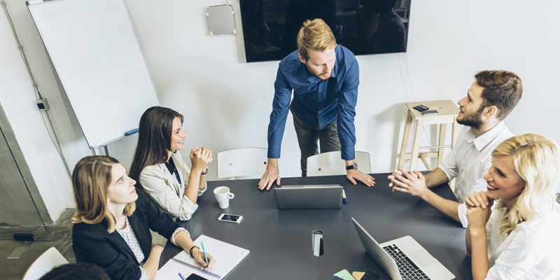 Coraz częściej pracujemy na umowę zlecenie