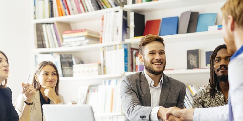 Jak skorzystać ze środków Funduszu Pracy?