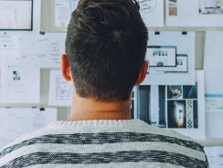 Specjalista bez certyfikatu – od samouka do zawodowca?