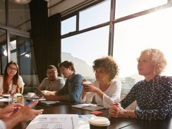 Racjonalne uzasadnienie pozornie nieracjonalnych zachowań – czyli o grach w organizacji