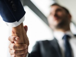 Zaakceptować awans bez podwyżki?