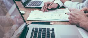 Praca – III kwartał 2016 sprzyjał „niebieskim kołnierzykom”!