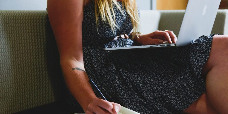 Millenialsi chcą pracować zdalnie non stop. Młodsi i starsi już niekoniecznie