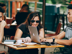 Młode pokolenia na rynku pracy. Jak zarządzać w świecie nowych wartości?