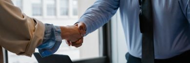 Odejście z pracy z klasą? Tylko nieco ponad połowa pracowników chce samodzielnie poinformować zespół o odejściu