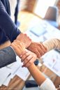 Nie kontrola, a zaufanie – czyli z czym mierzą się menedżerowie…