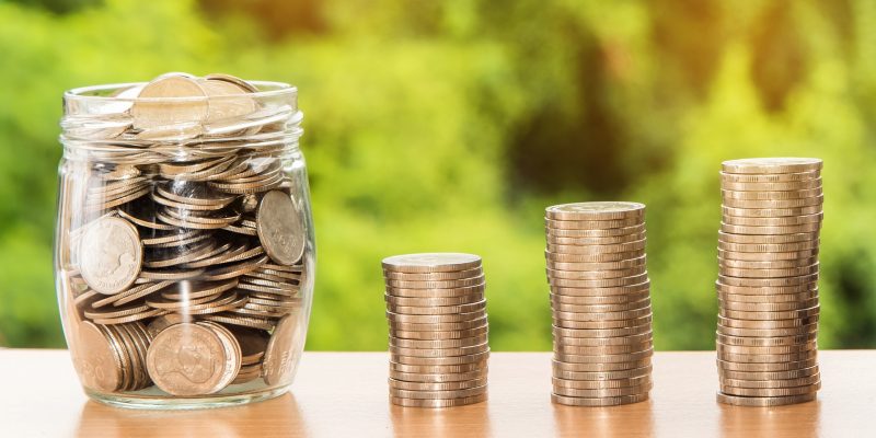 Firmy działające w Polsce planują przeciętne podwyżki płac w 2022 r. na poziomie 3,8%.