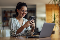 Podpisywanie umowy o pracę SMS-em przez pracownika zgodne z prawem… i 10 razy szybsze