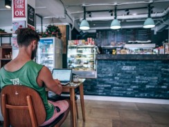 Czy praca zdalna zastąpi firmowe biurko?