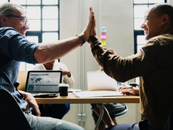 Czy połączenie relacji zawodowych pracowników z prywatnymi jest dobre?