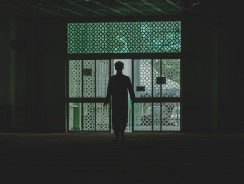 Kto zniknął z rynku pracy