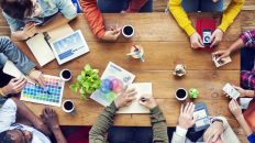 Firmowy survival i bitwa o talenty