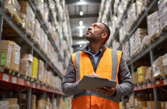 Logistyka rośnie, ale firmy zatrudniają ostrożniej