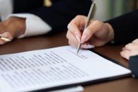 Kontrakty B2B pod lupą PIP. Jak przygotować firmę do nowych kontroli?